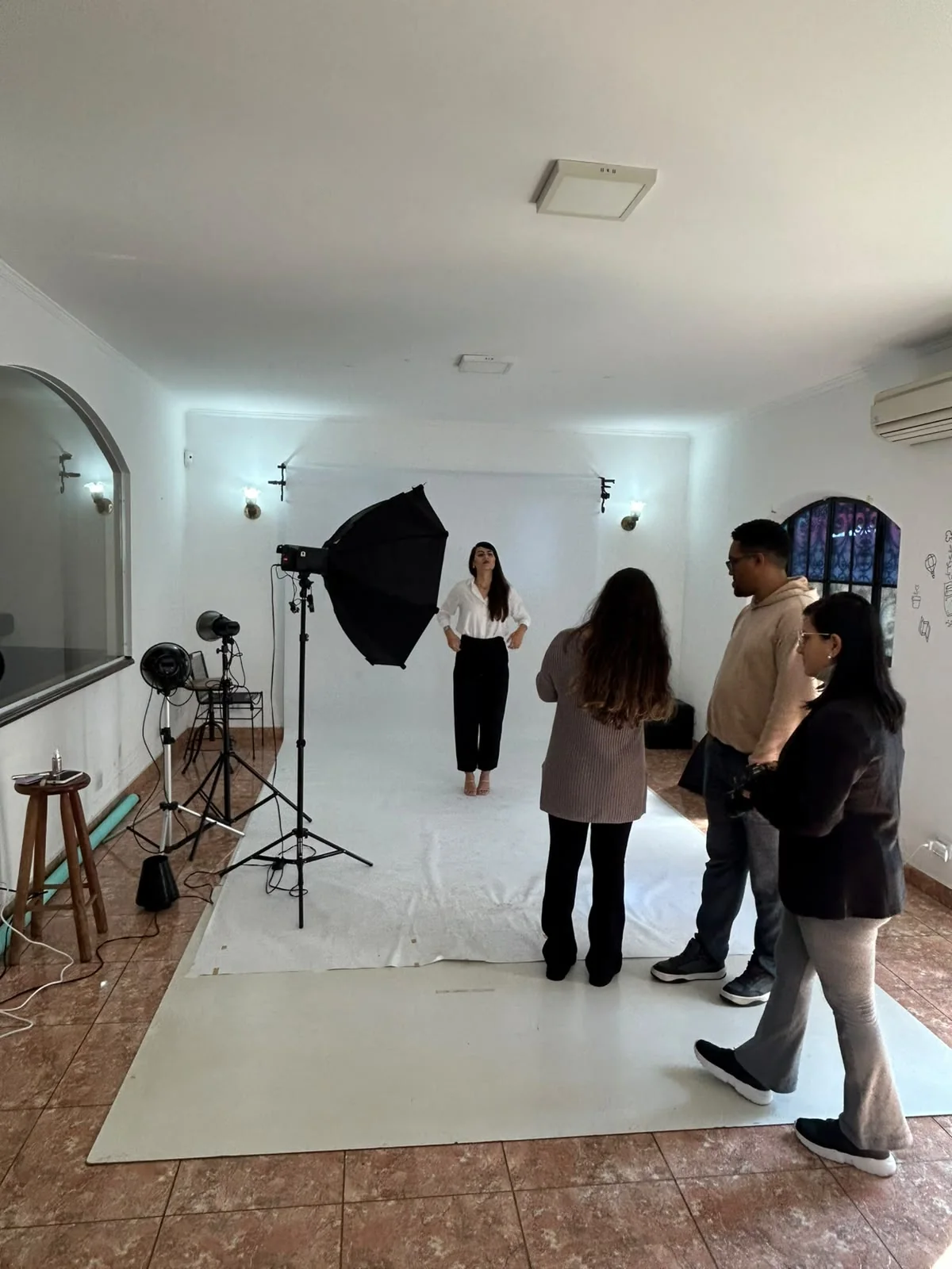Bastidores de ensaio fotográfico em estúdio